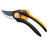 Fiskars Bypass-Gartenschere, Plus SmartFit, P541, Für frische Äste und Zweige, Antihaftbeschichtet, Edelstahl-Klingen, Länge: 20,1 cm, Schwarz/Orange, 1057169 - 1