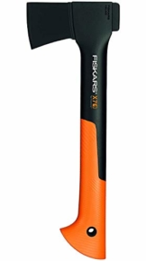 Fiskars Universalaxt, Inklusive Klingen- und Transportschutz, Länge: 35,5 cm, Antihaftbeschichtet, Hochwertiger Stahl-Klinge/Glasfaserverstärkter Kunststoff-Stiel, Schwarz/Orange, X7-XS, 1015618 - 1