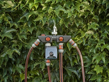 Gardena 4-Wege-Verteiler: Anschlussmöglichkeit für bis zu 4 Geräte an den Wasserhahn, passend zu Gardena Bewässerungscomputern & -uhren, Wasserdurchfluss regulier- und absperrbar (8194-20) - 4